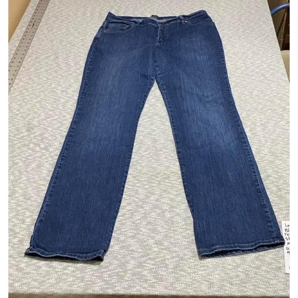 Lee blue denim jeans relaxed fit straightleg mid rise women 16 long. SKU-B796
